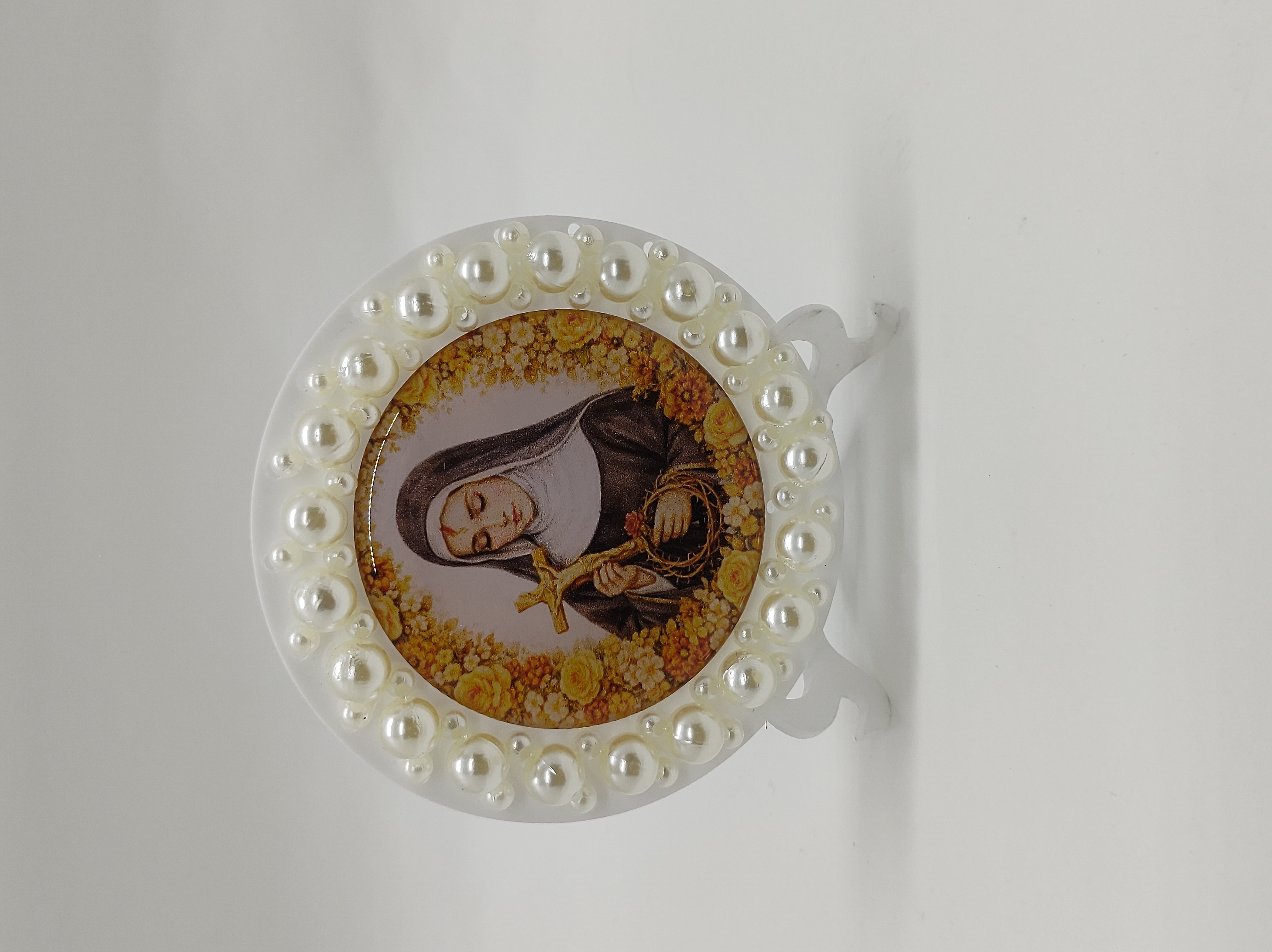 MINI MANDALINHA BORDADA EM PÉROLAS